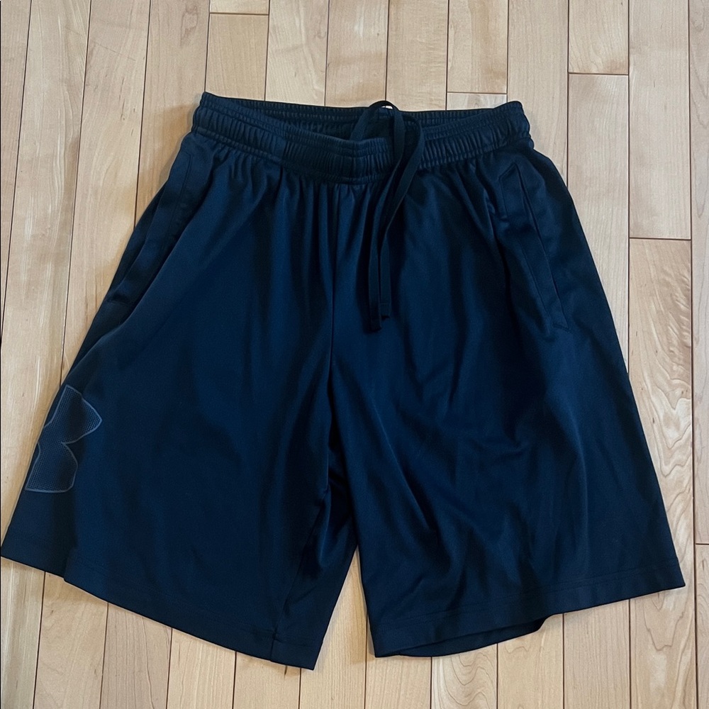 Under Armor Size Small Men's Black Athletic Shorts
